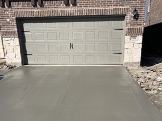 Finished concrete walkway installation